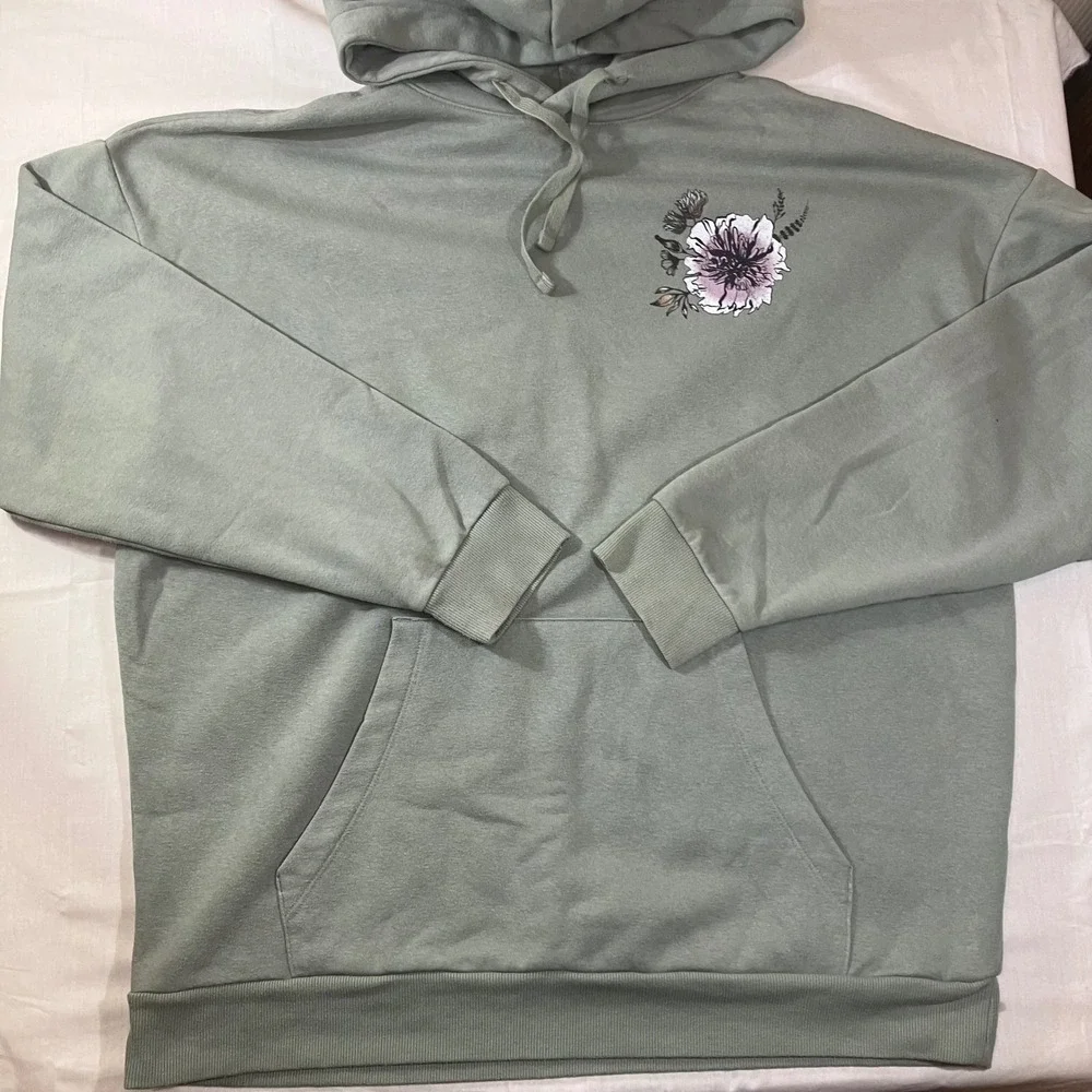 No Boundaries Mens Oversized Floral Graphic Hoodie Sage Green L NB35100140967W